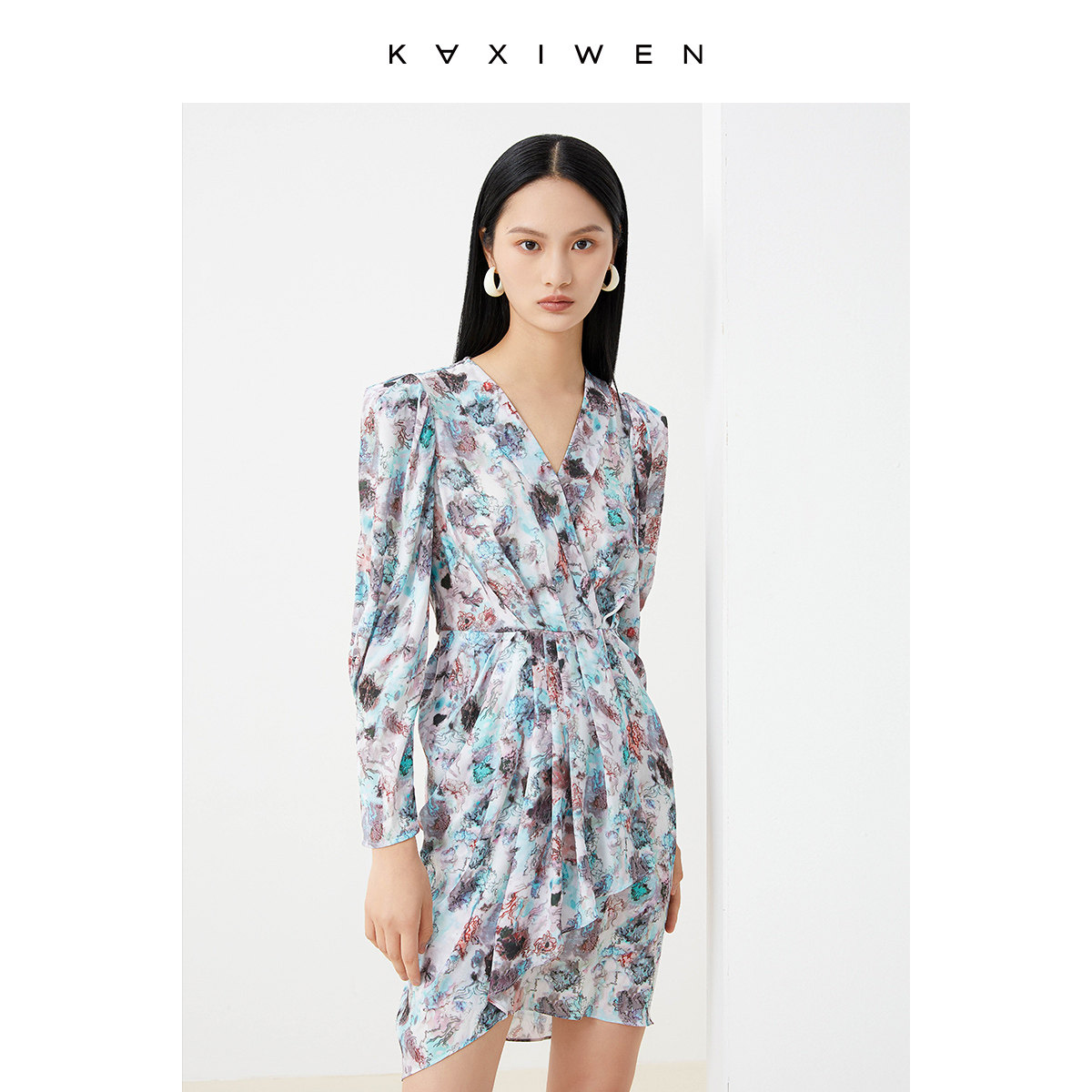 佧茜文连衣裙2022年春季新款女装气质v领抽象花卉印花雪纺裙子女