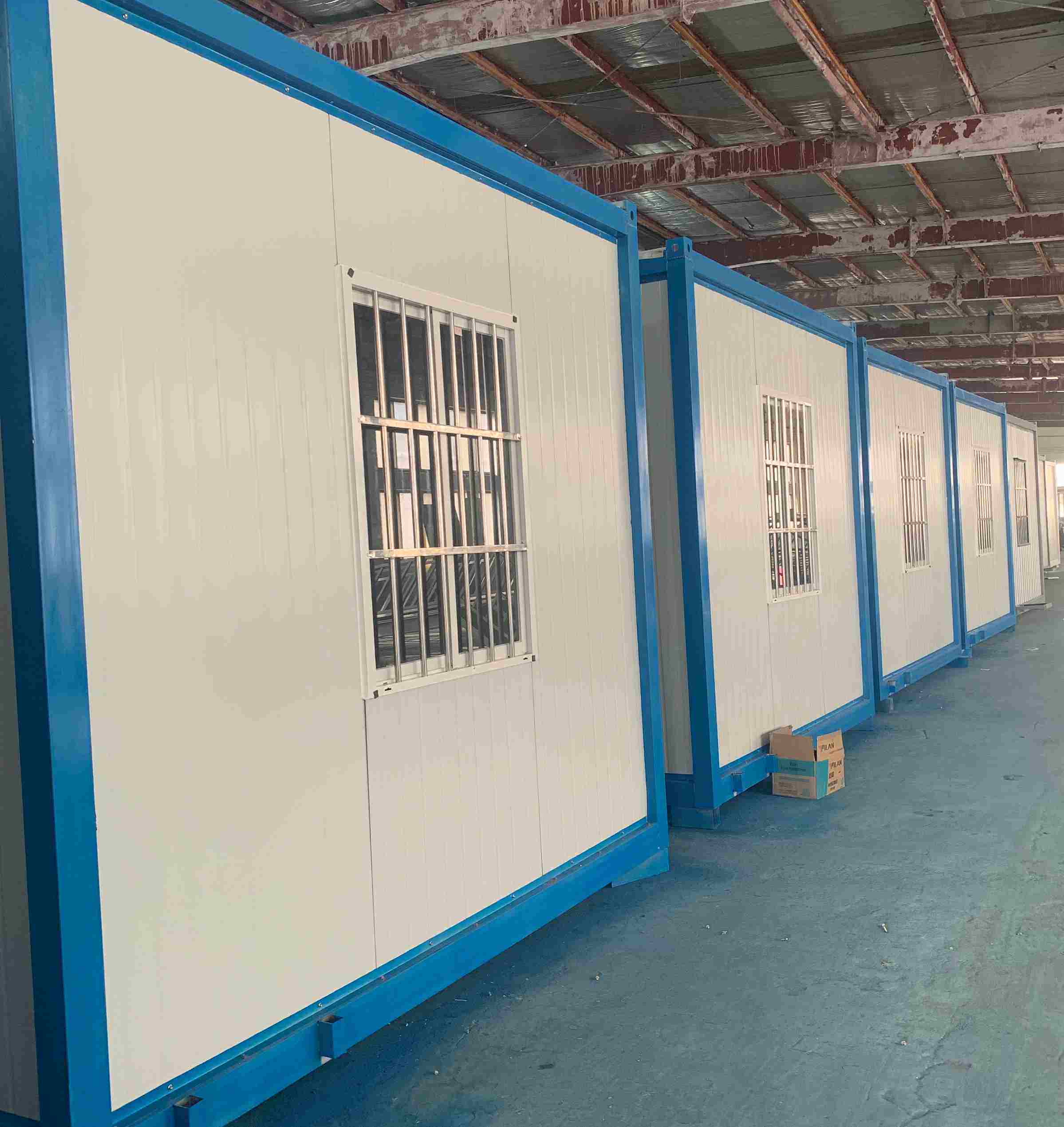 高档住人集装箱房彩钢板房移动活动板简易房阳光房别墅玻璃快拼箱