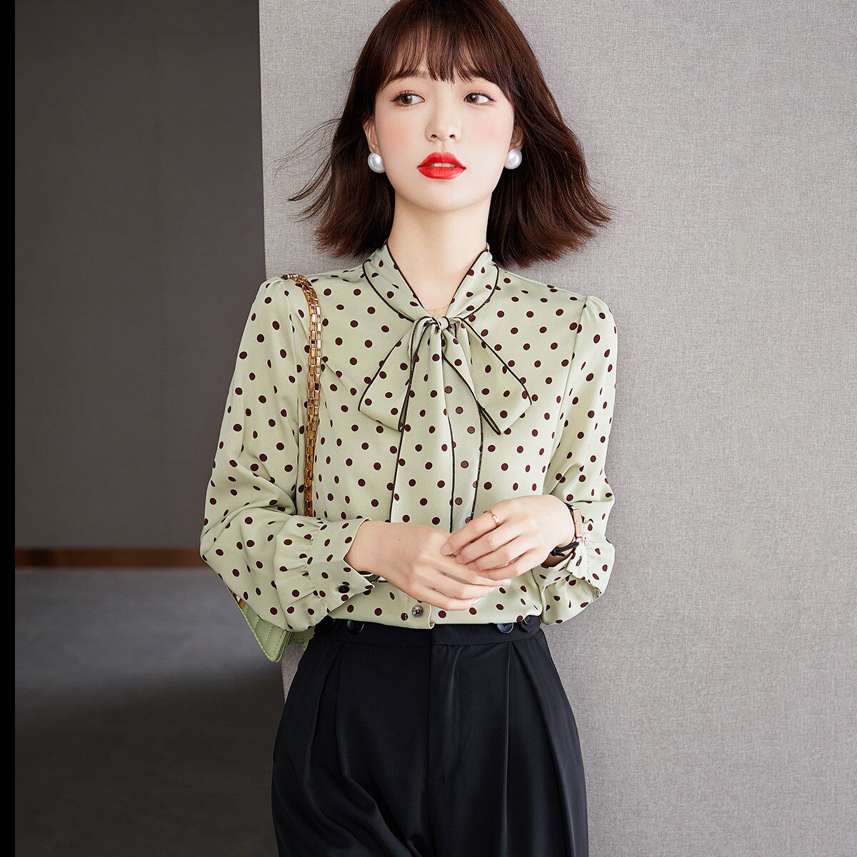 早秋装2021年新款时尚长袖波点雪纺衬衫女士飘带气质上衣小衫春秋