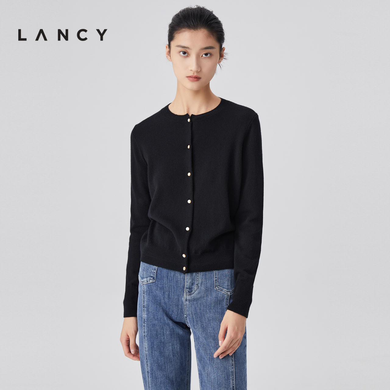 LANCY/朗姿早春新款圆领羊绒羊毛针织开衫宽松长袖软糯毛衣女