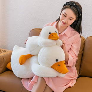 可爱布娃娃鸭子毛绒公仔儿童动物抱枕睡觉专用女孩小男孩生日礼物