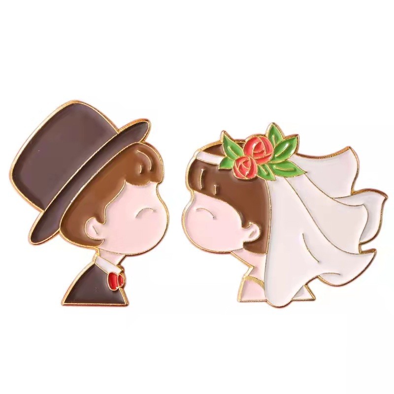 高档可爱新郎新娘结婚照胸针中国风卡通j喜庆金属胸章情侣款实