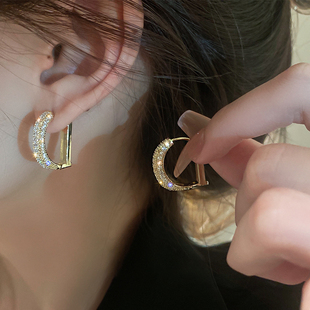 字母D金色耳扣高级感耳饰女小众设计感耳环2023年新款潮纯银耳钉