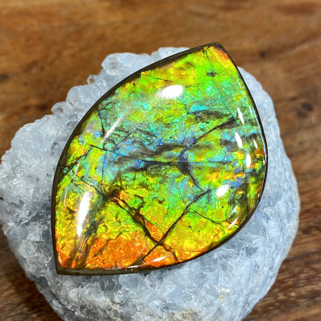 加拿大矿区斑彩彩石单面裸石68ct级别090407珠宝奇石