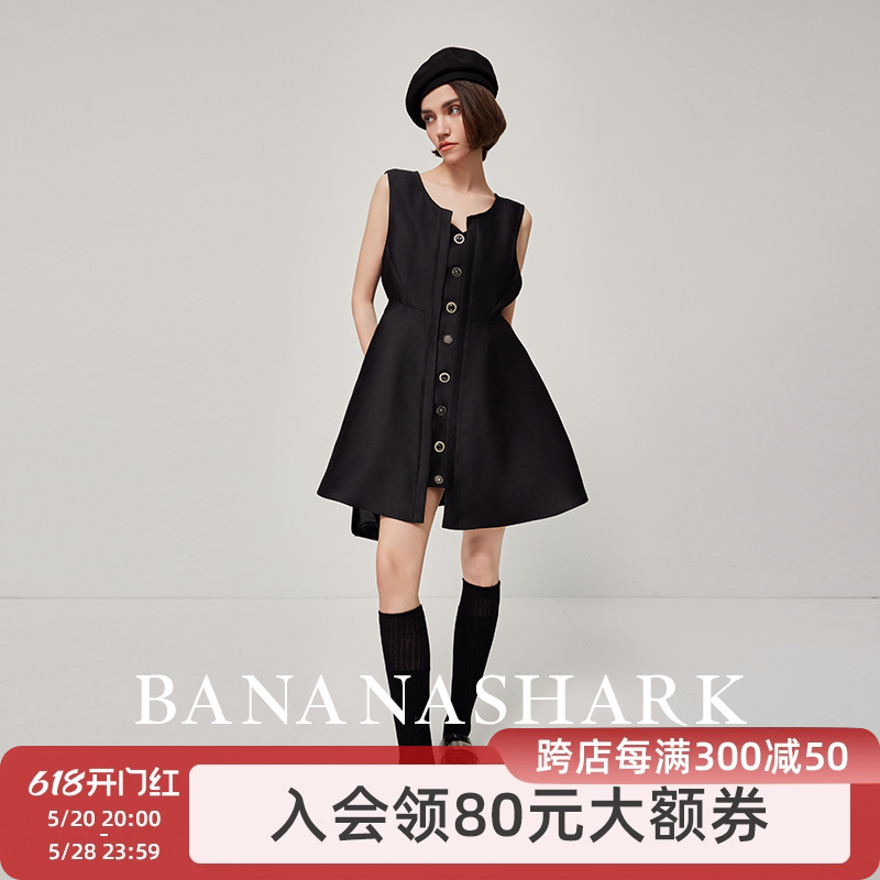 Banana shark线上奢牌_L&V经典礼服小黑裙子排扣无袖A字连衣裙