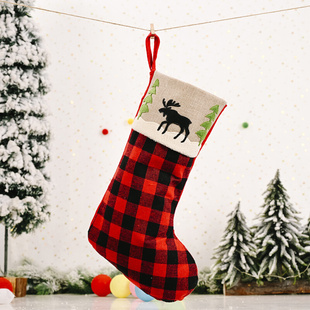 热销跨境新品圣诞装饰用品红黑格子麋鹿圣诞袜儿童礼物袋糖果苹果