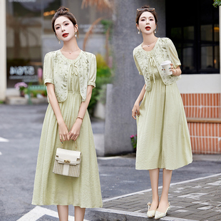 新中式绿色碎花连衣裙2024新款夏季女装设计感粉色国风气质套裙子