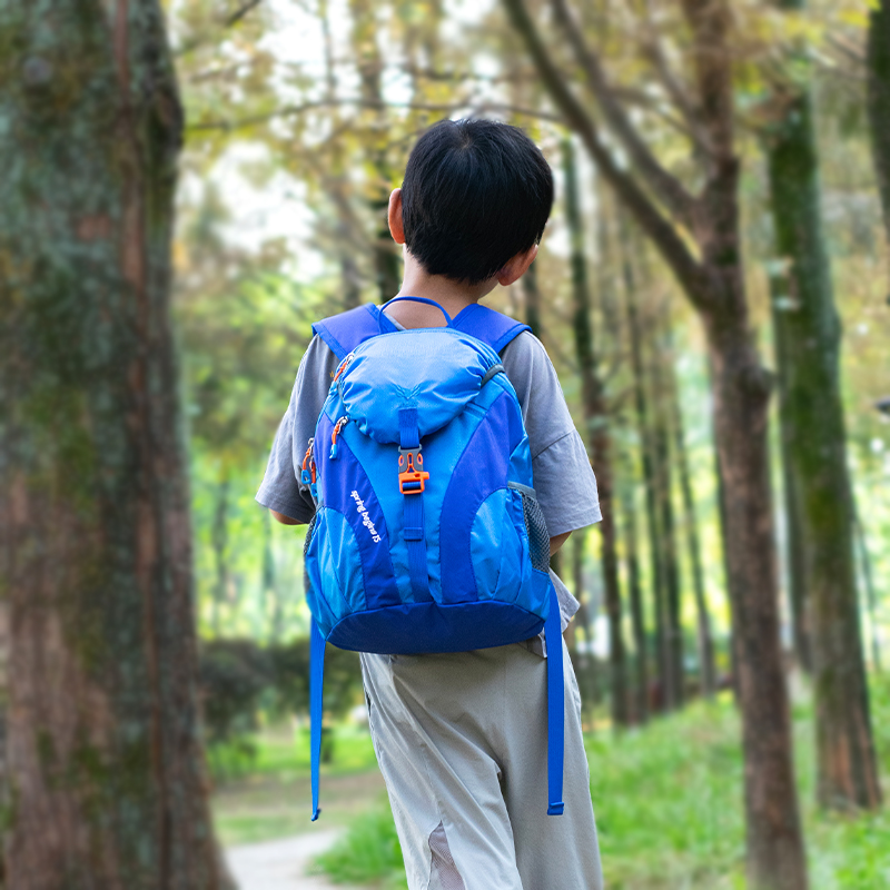 户外儿童秋游背包轻便男孩外出旅游双肩包小学生春游出游超轻旅行