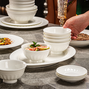 法式高级感纯白浮雕骨瓷餐具套装碗E碟家用高端轻奢釉下彩送人礼