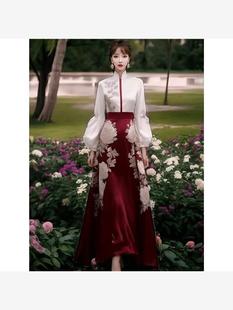 今年流行新中式国风气质小个子白色上衣红色马面裙两件套装女春季