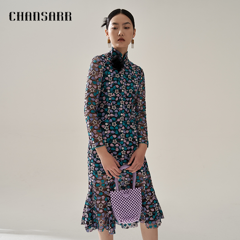 香莎CHANSARR 新中式浪漫桑果花刺绣旗袍 复古气质 国风连衣裙