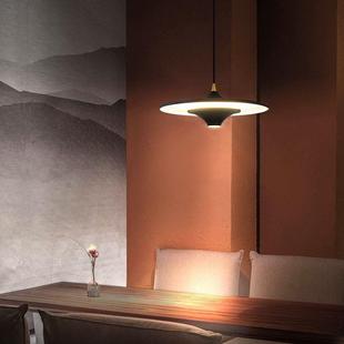 北欧餐厅吊灯吧台餐桌现代简约创意飞碟灯极简个性卧室床头小吊灯