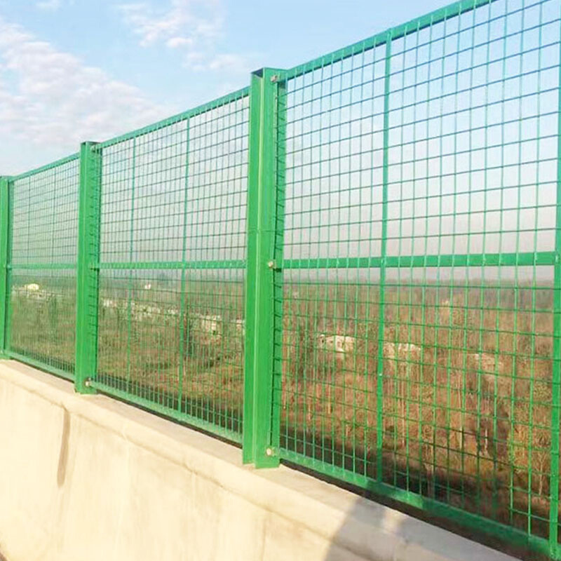 桥梁防抛网天桥框架防坠隔离栏高速公路防眩网绿色铁路护栏网厂家