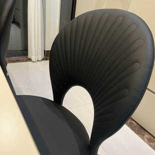 黑色法式餐桌椅子靠背餐椅家用设计感贝壳椅奶油风轻奢高级化妆椅