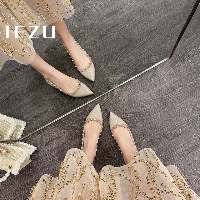 真皮法式平底单鞋女夏季2025新款一脚蹬性感铆钉船鞋尖头浅口瓢鞋