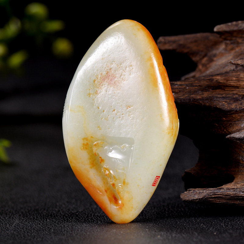 【 收藏佳品】玉雕名家高守亮作品 和田玉黄沁皮挂件 99.48g