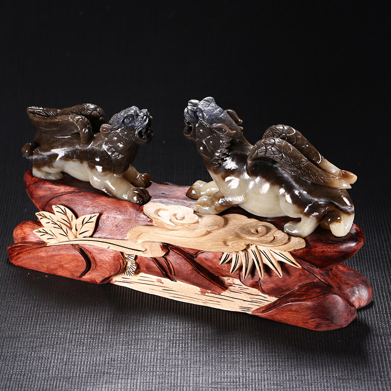 江苏省玉石雕刻大师【张仲勤】作品 和田玉摆件 螭吻908克