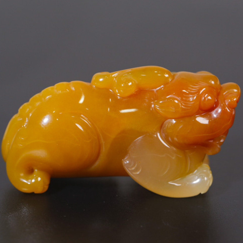 30.60g 老山筋带红俏色精工招财貔貅挂件 黄龙玉 fzz18-22