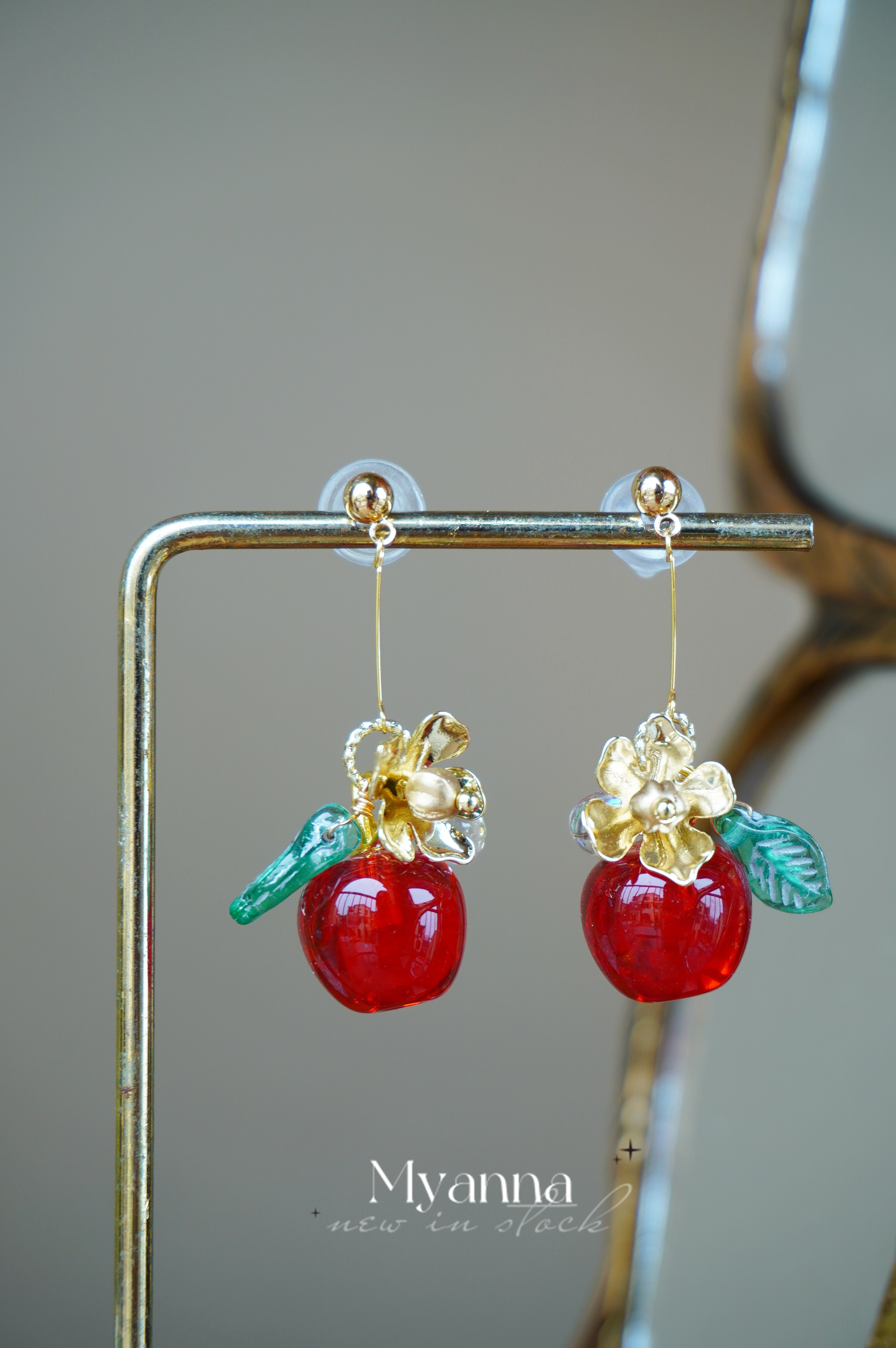 一颗苹果~清透可爱 原创设计清新琉璃珠材质精致可爱水果耳环耳夹