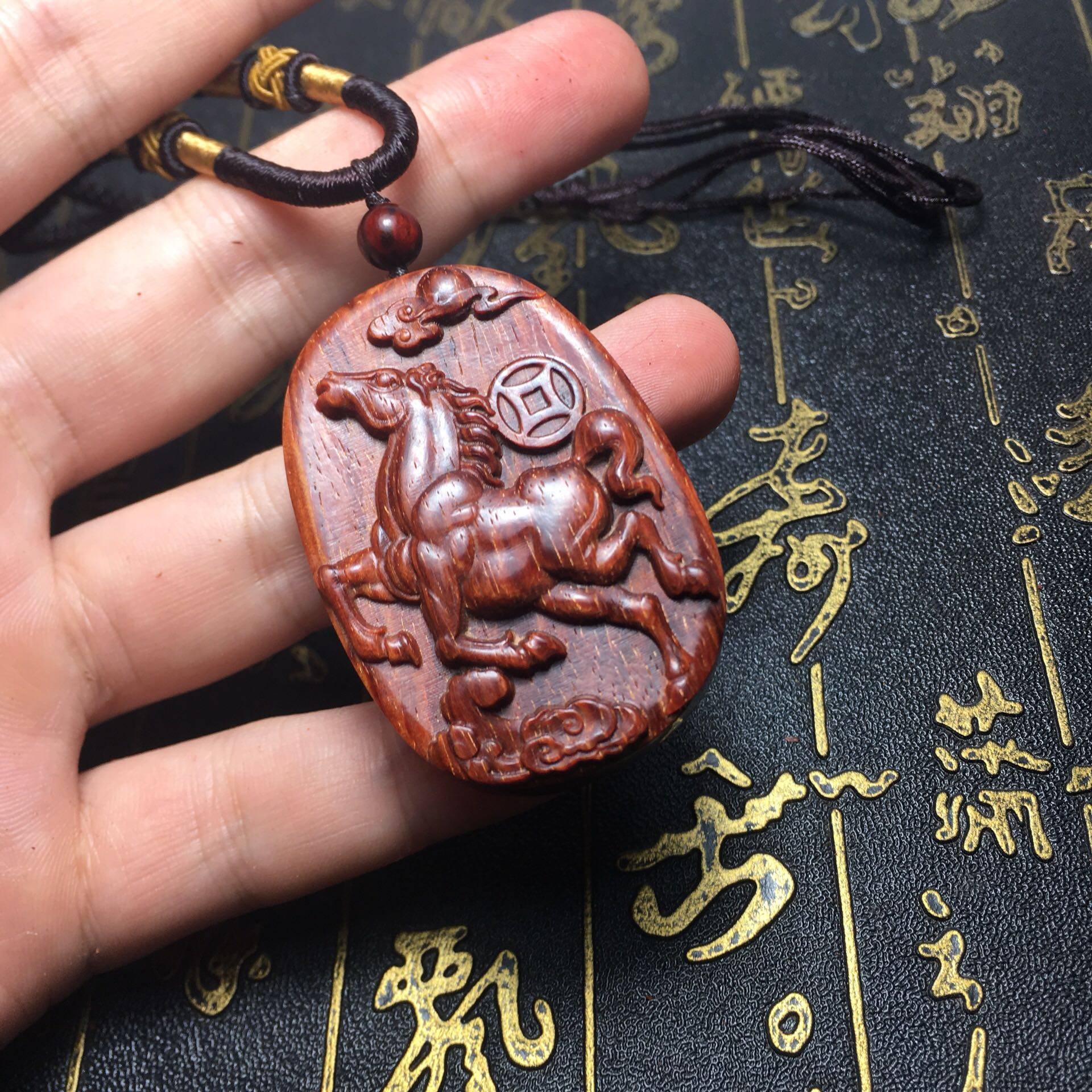 小叶紫檀马牌 红木雕刻木马项链吊坠 挂件 生肖马牌子 木头马挂坠