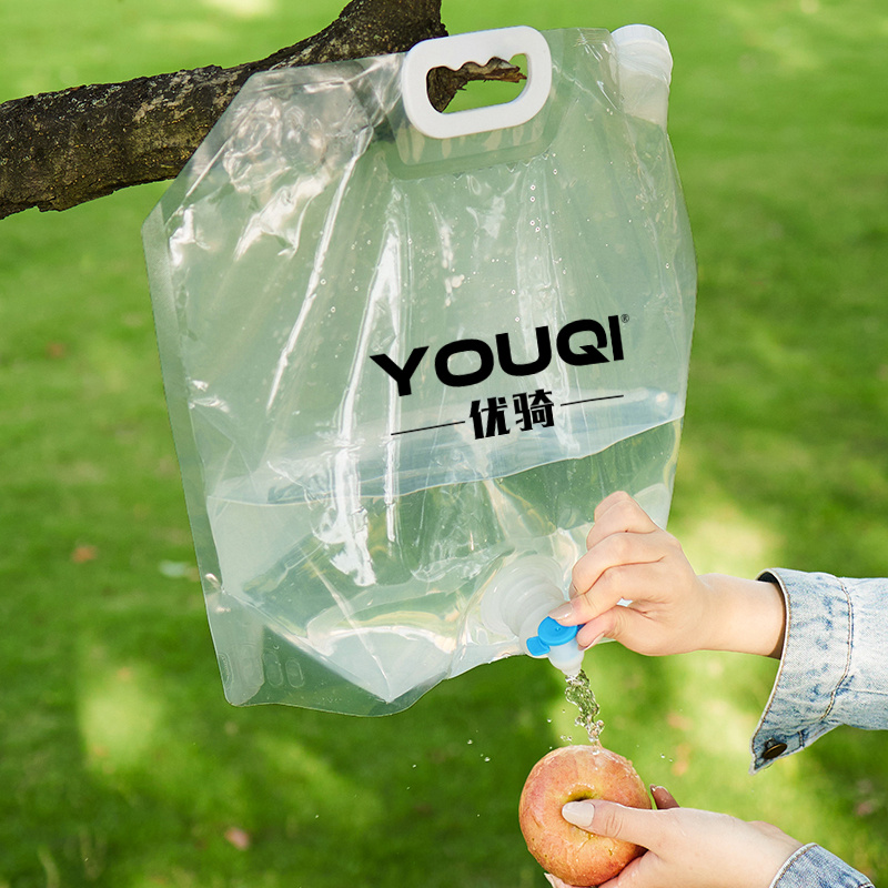 优骑户外便携折叠睡袋带水龙楼野餐露营食品级塑料储水袋折叠水桶