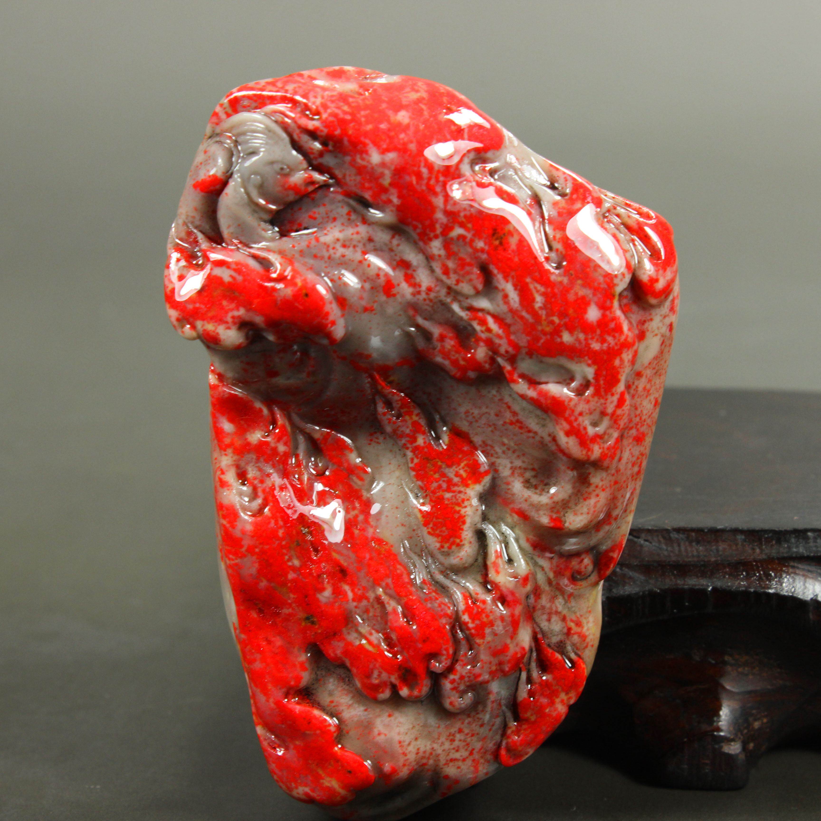 精品昌化豆青冻鸡血石把件《瑞兽》血色艳丽