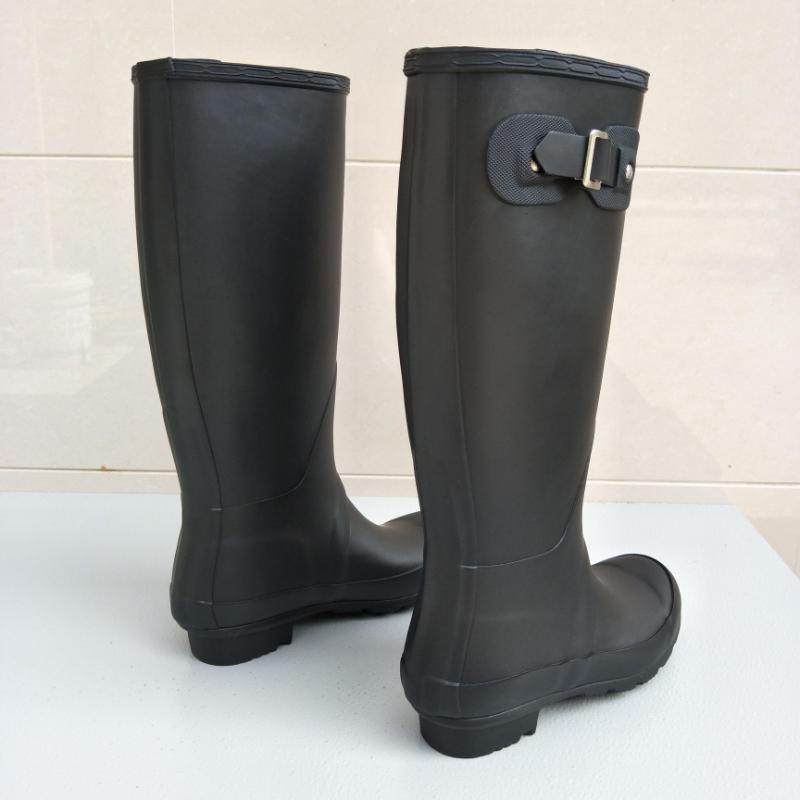 高端人 橡胶男女款防 雨靴水亚光亮光户外马靴猎风雨鞋. 高筒奢华