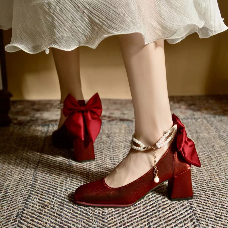 婚鞋秀禾婚纱两穿法式玛丽珍珍珠蝴蝶结高跟鞋方头新娘酒红色单鞋