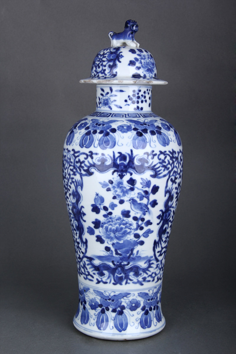 清光绪青花开光花鸟鸡腿瓶