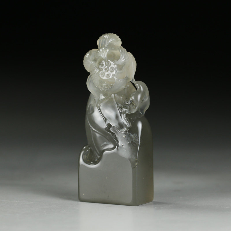 寿山石 坑头天蓝冻石精雕清雅荷叶印章 产量稀少s2329