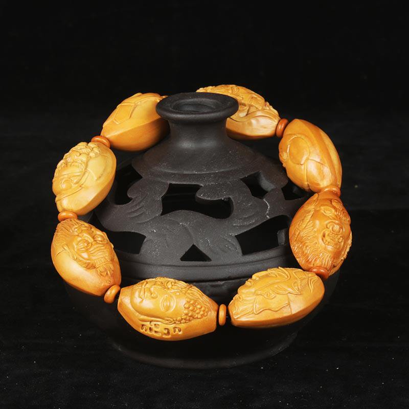 8x2.7《西游记》核雕师 朱海华