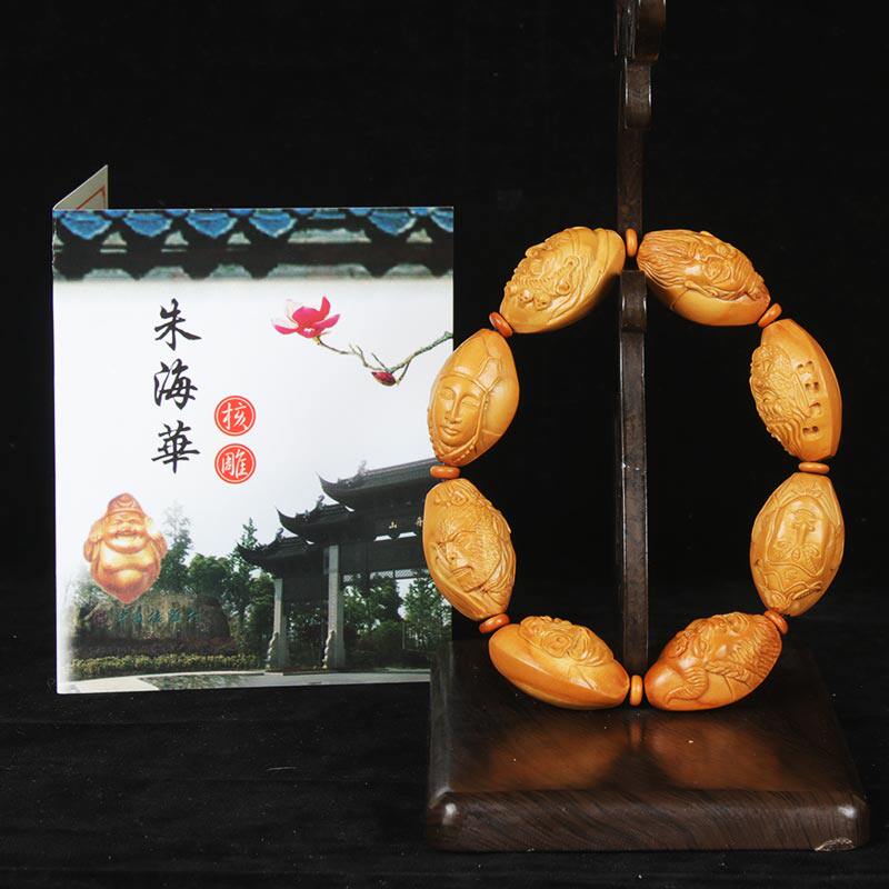 8x2.7《西游记》核雕师 朱海华