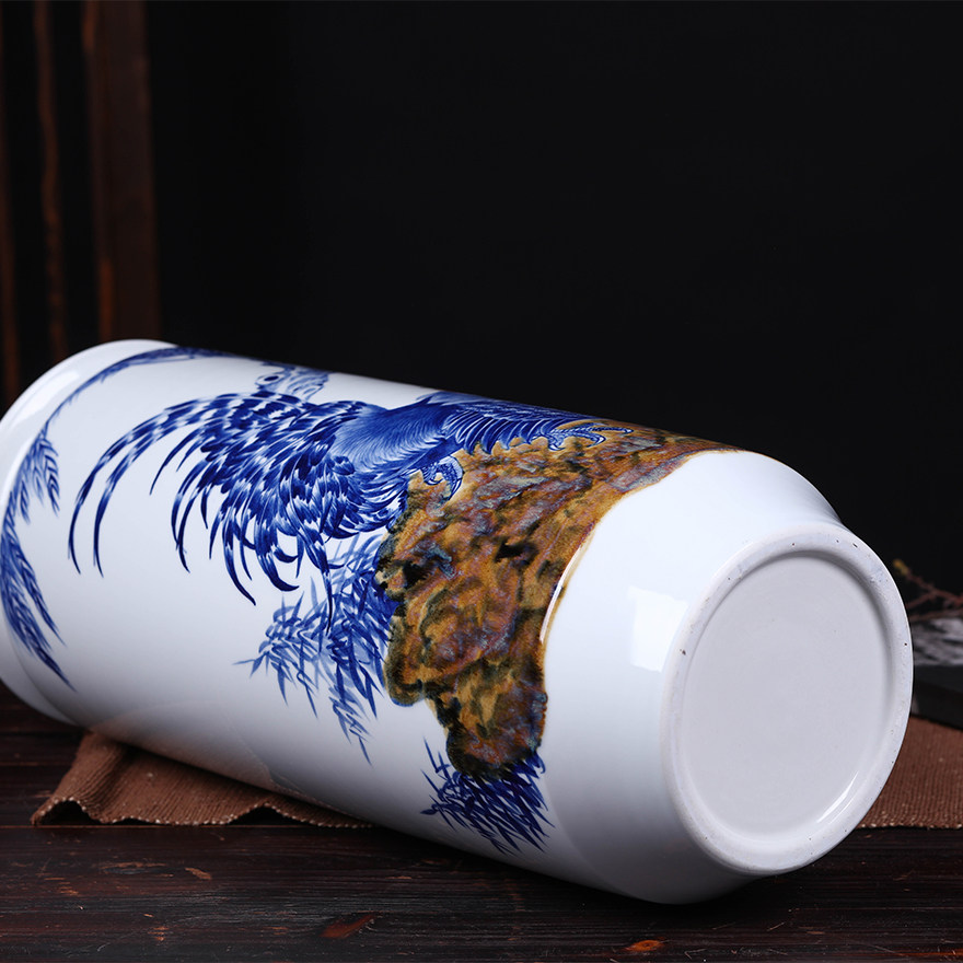 青花雄风瓶 江西省工艺美术师