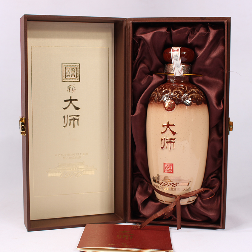 (北京名酒)2011年 53度 华都大师礼盒