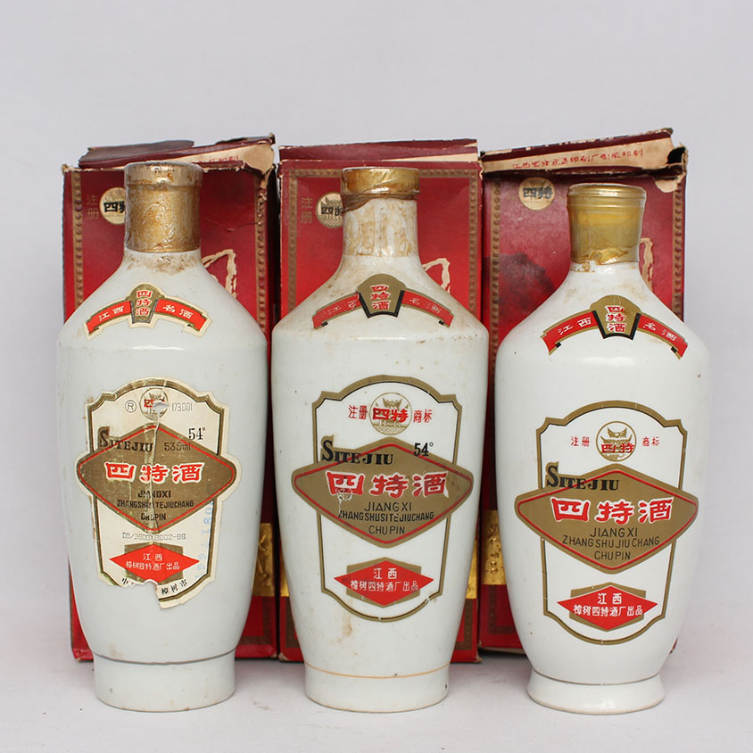 {10}(中国优质酒)80年代 54度 瓷瓶四特