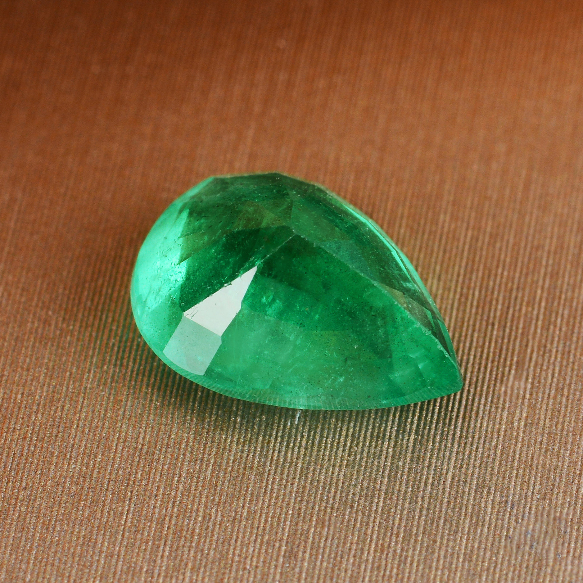 1.94克拉 天然祖母绿裸石 火彩好 可镶嵌款式 2318# - 拍卖