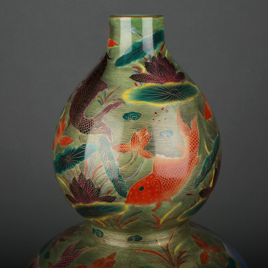 陈德明老艺人非遗传承人作品(珐琅彩刻金吉祥有余瓶)