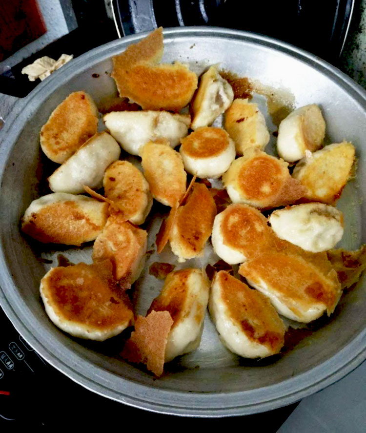 加厚新款带盖煎铝不粘锅水煎饺锅炕饼锅烙饼手工铸铝铝锅平底锅 - 鼎