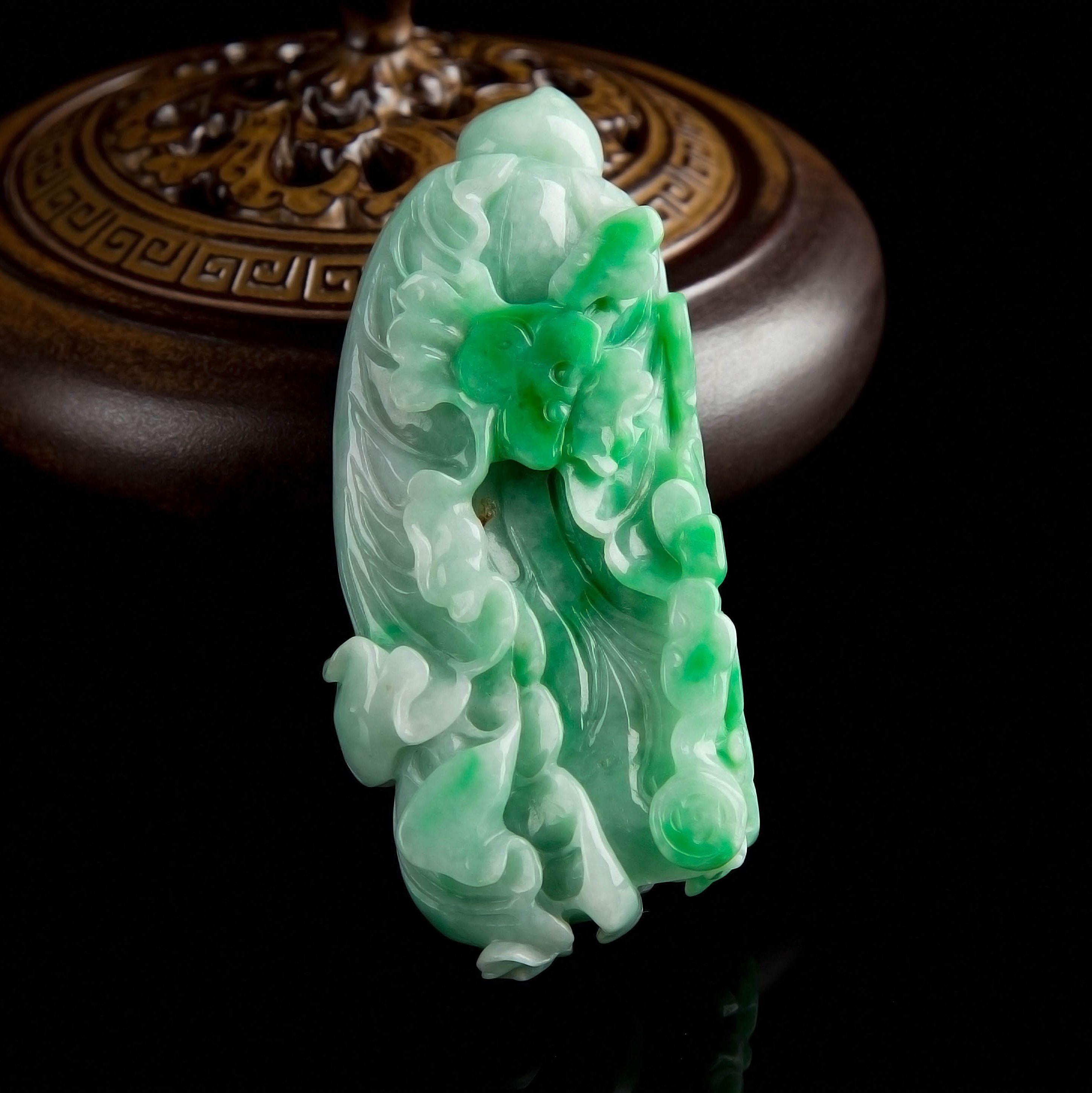 老坑翡翠飘绿百财聚来(白菜)手把件 96.16g