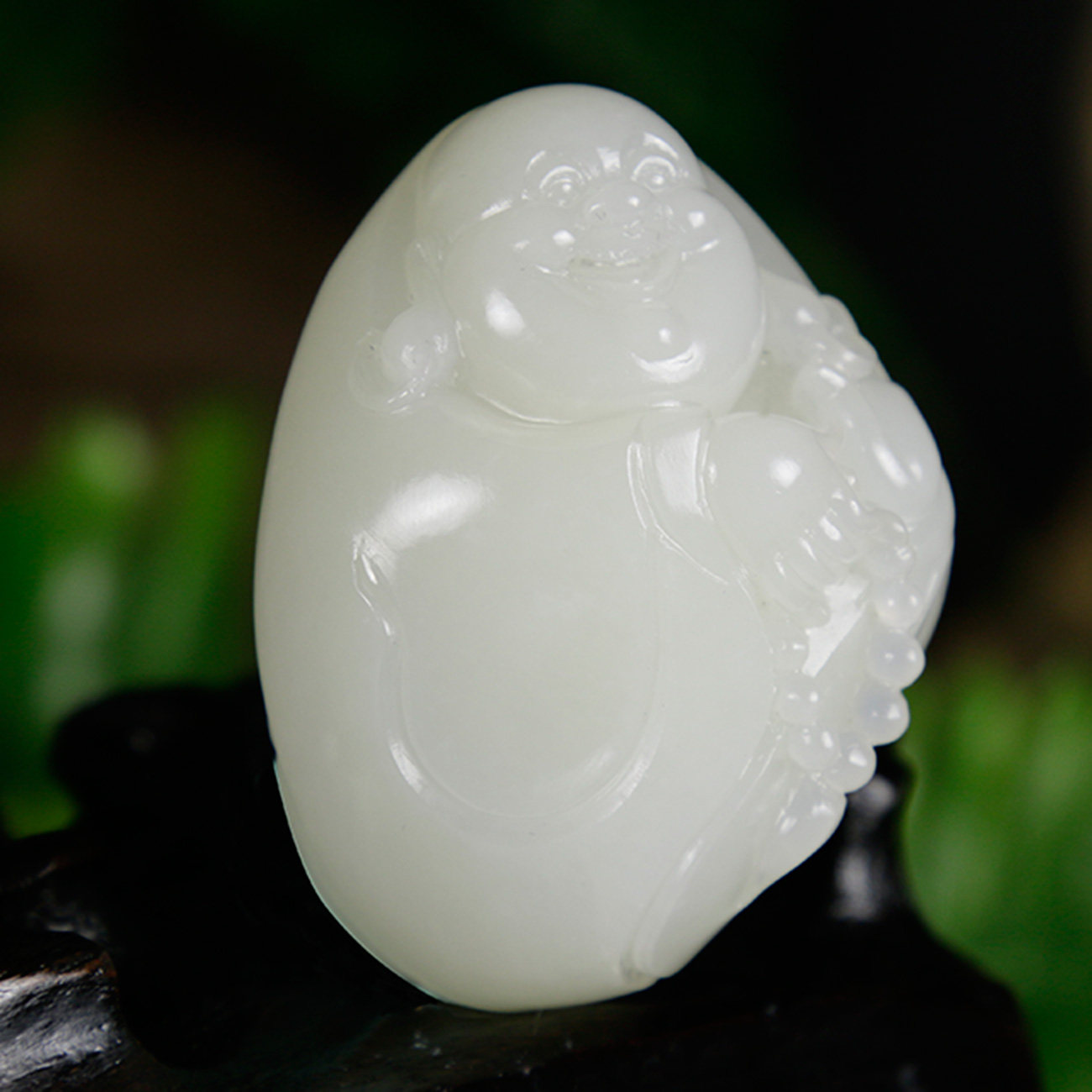 国家玉雕大师周雁明作品 和田玉羊脂白玉籽料挂件 笑佛 67.9克