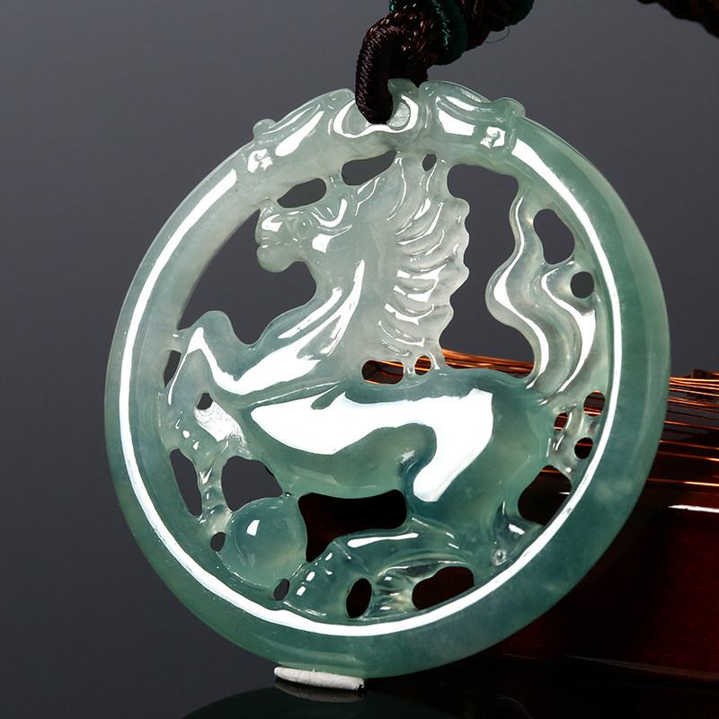 【马到成功】天然a货精雕冰种水润翡翠马牌挂件11.14g