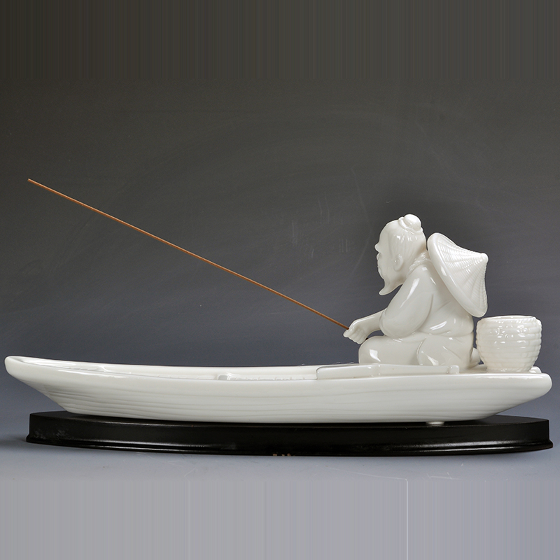 省级工艺美术师徐建勇金奖作品《独钓一江春》 德化白瓷渔翁摆件