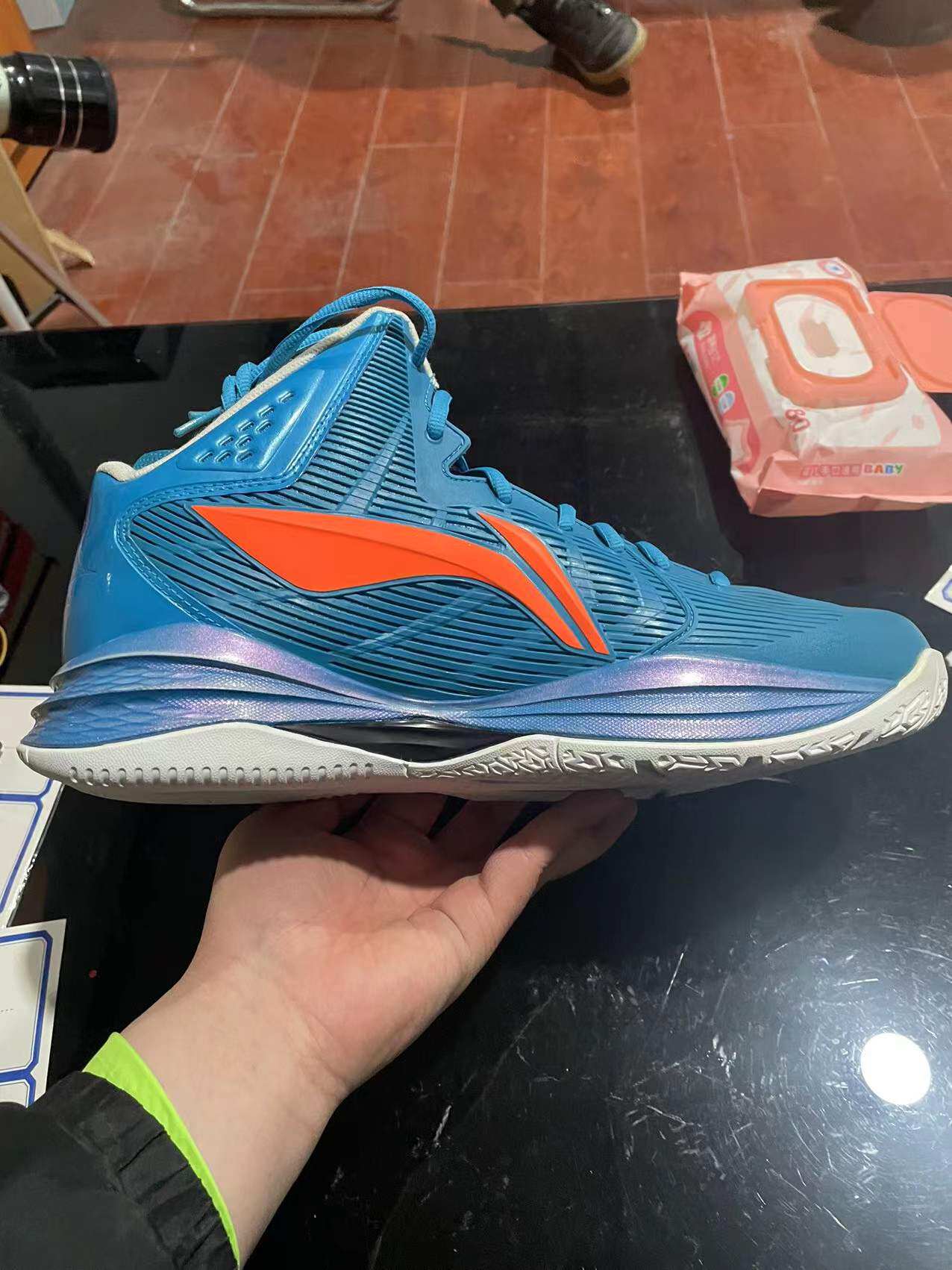 185李宁云缓震cba战靴恶魔雪碧配色中帮篮球鞋abpj013-k