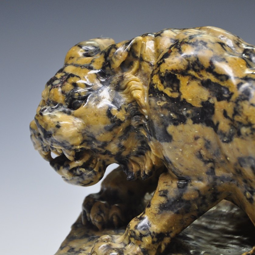 青田国石 4.38公斤虎纹石 《老虎》 逼真自然