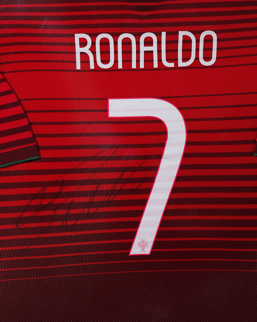【权威提供】c罗亲笔签名 2014年葡萄牙国家队主场球衣 裱框版