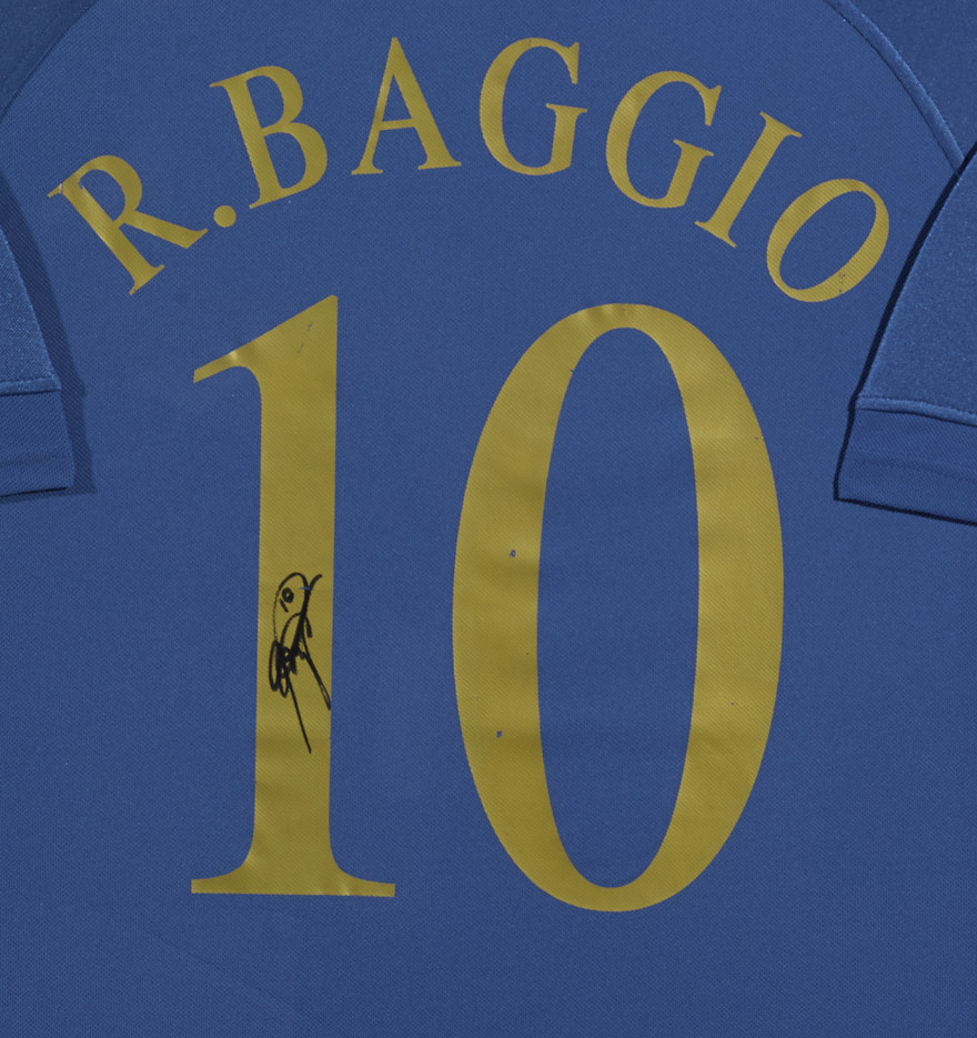 巴乔亲笔签名 2004年意大利队主场球衣