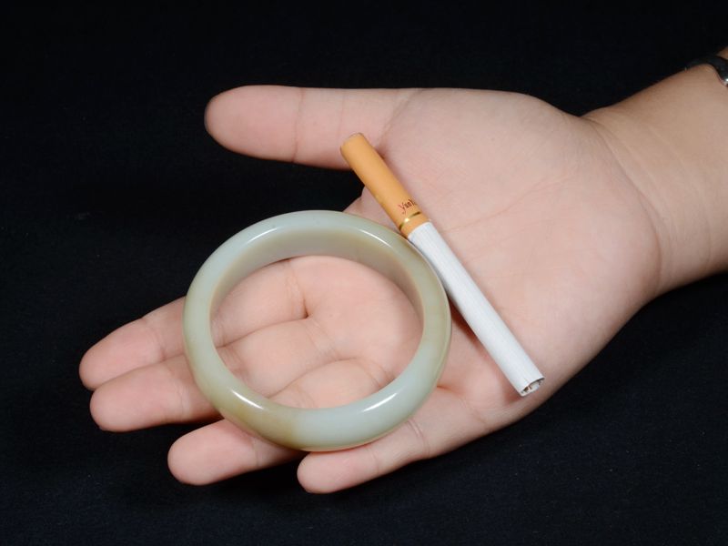 福润阁拍卖 和田玉糖青白玉手镯51.82克内径54毫米