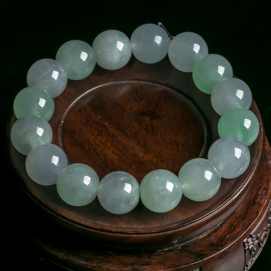 天然缅甸a货翡翠老坑冰糯种春带彩手串74.16g