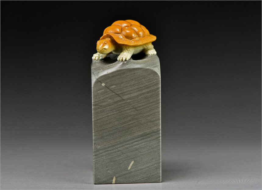 【双十二】天然俏色 寿山山秀园石《龟纽》印章 材大工细 色泽