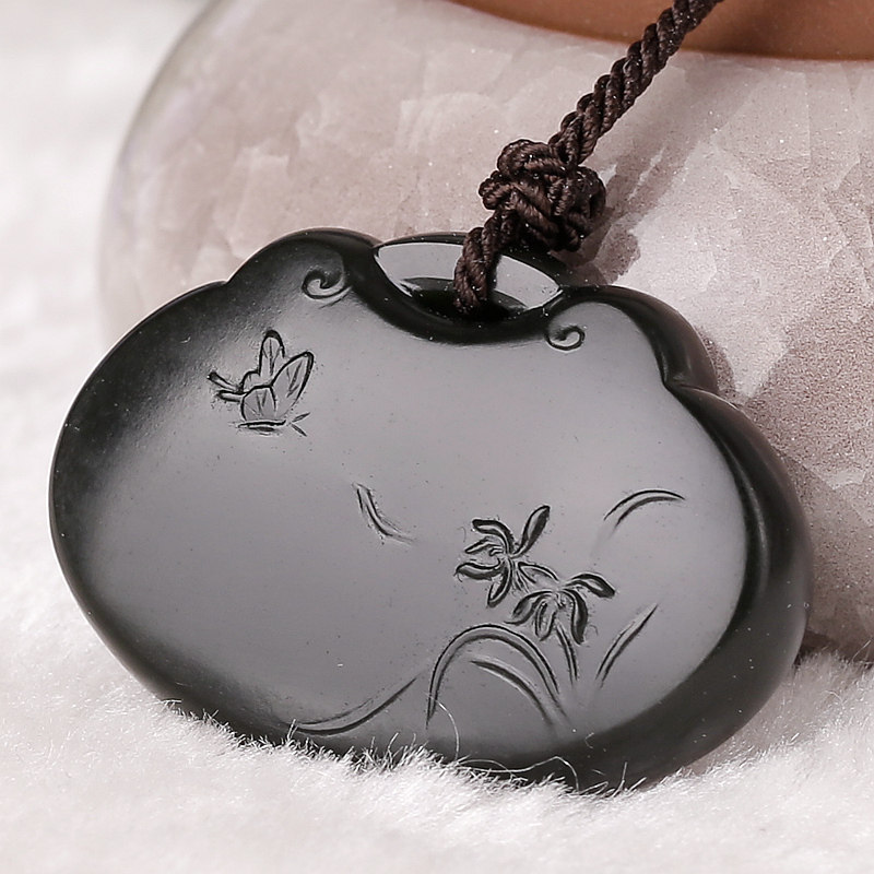 国家级玉雕大师陈冠军作品 和田玉青玉挂件 17克